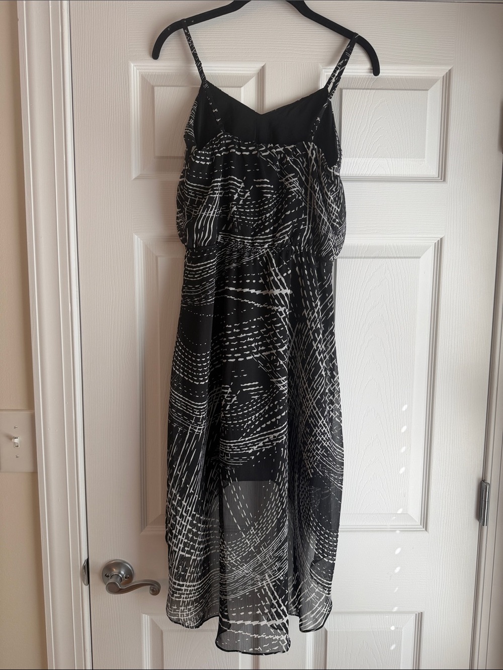 Express Black and White Printed High-Low Spaghetti-Strap Dress - Picture 6 of 6